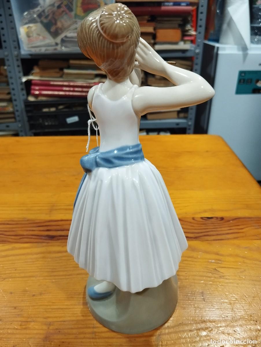 Antig&uuml;edades: PORCELANA &rdquo;TENGRA&rdquo;. MUJER TOCANDO FLAUTA. - Foto 4