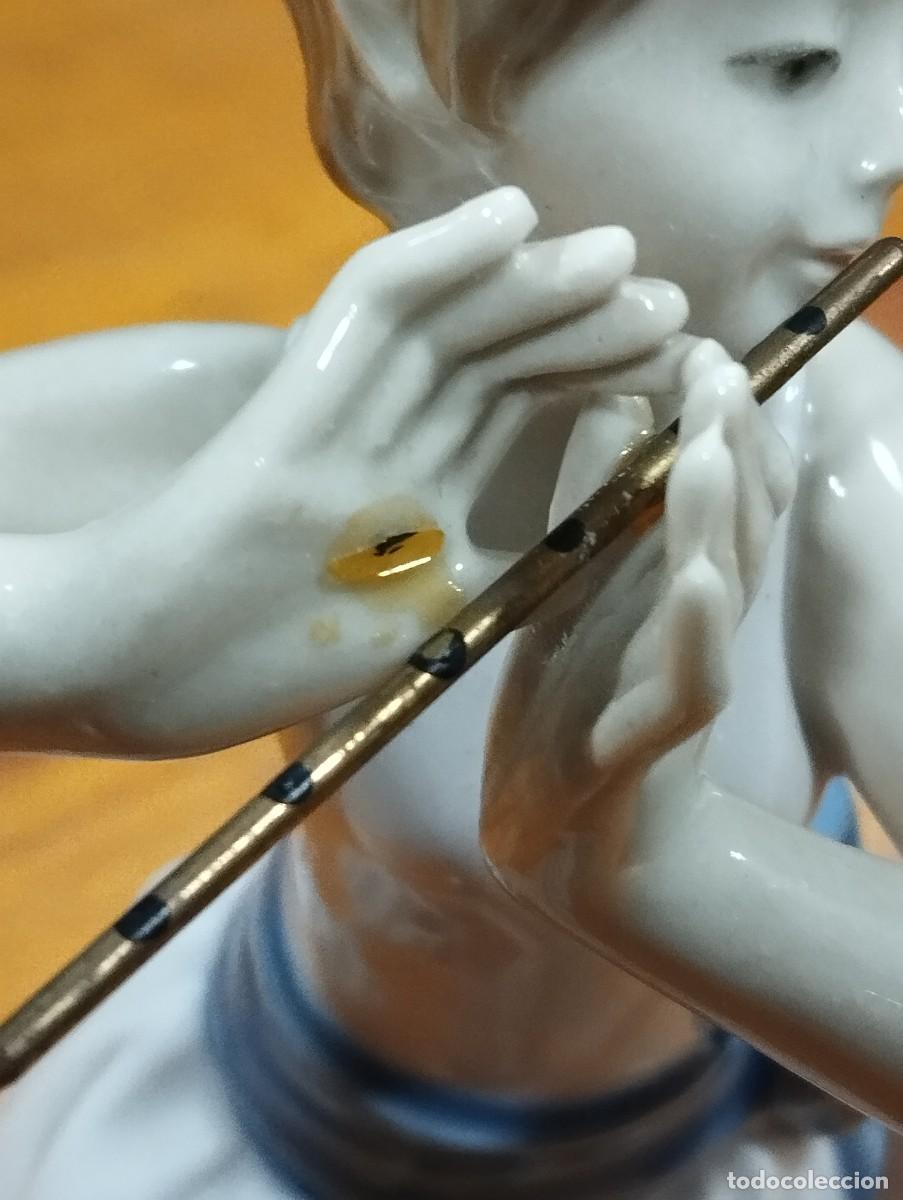 Antig&uuml;edades: PORCELANA &rdquo;TENGRA&rdquo;. MUJER TOCANDO FLAUTA. - Foto 6