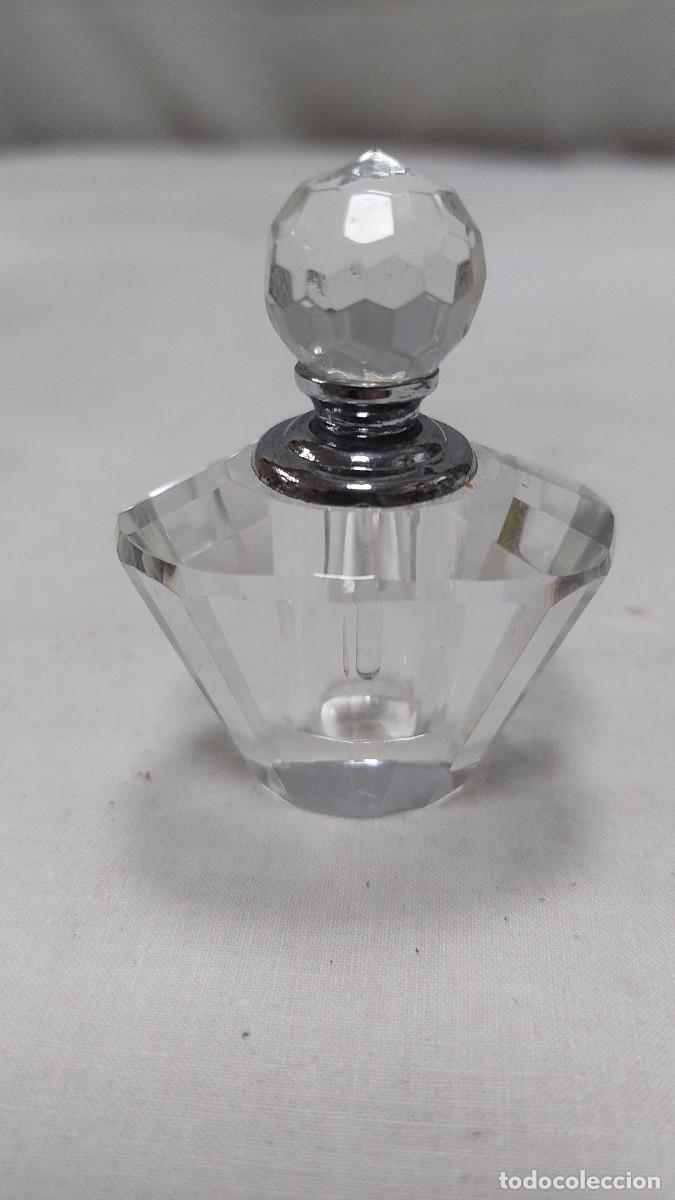 Antig&uuml;edades: Antiguo perfumero en cristal tallado - Foto 2