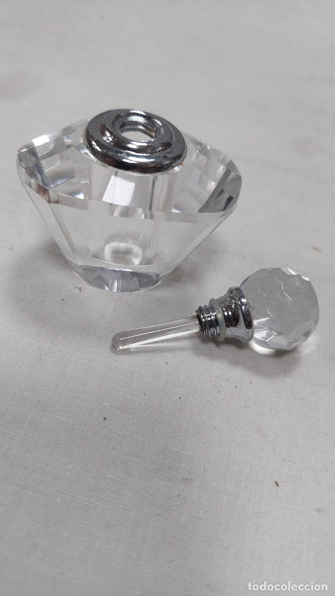 Antig&uuml;edades: Antiguo perfumero en cristal tallado - Foto 3