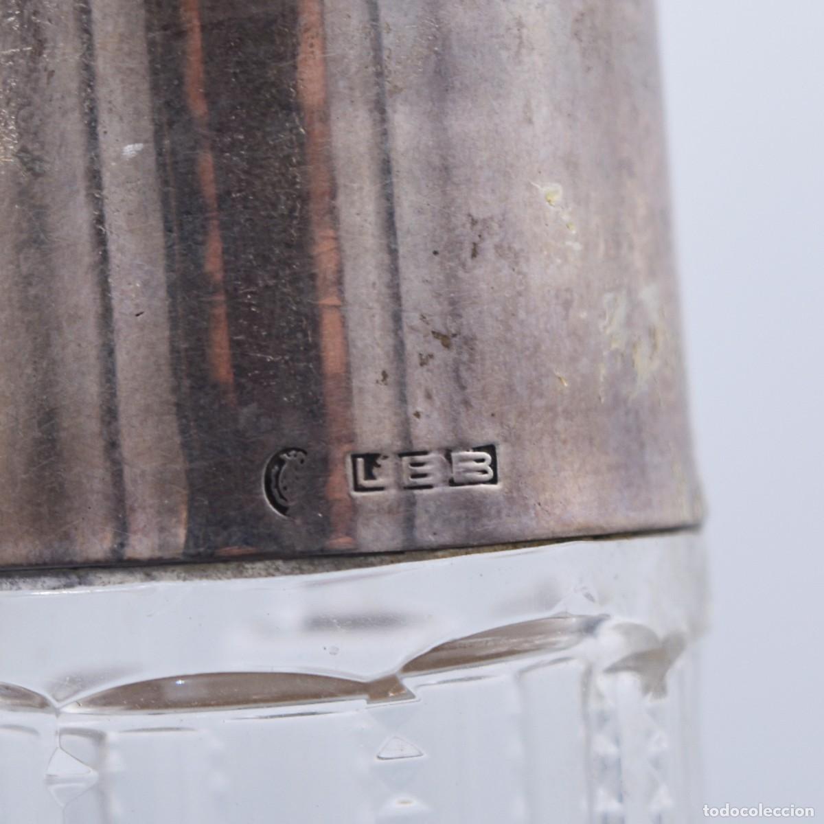 Antig&uuml;edades: Licorera de cristal tallado con cuello de plata - Foto 4