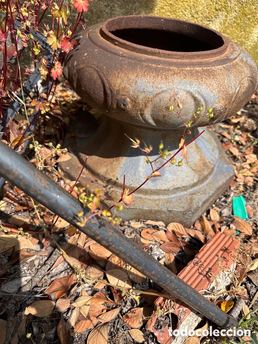 Antig&uuml;edades: Base fe farola en hierro fundido - Foto 2