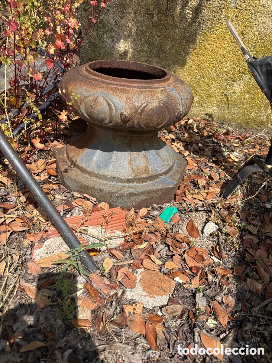 Antig&uuml;edades: Base fe farola en hierro fundido - Foto 1