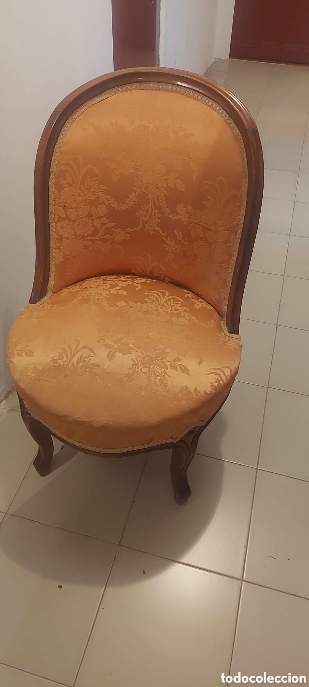 Antig&uuml;edades: Silla antigua en color rosa - Foto 1