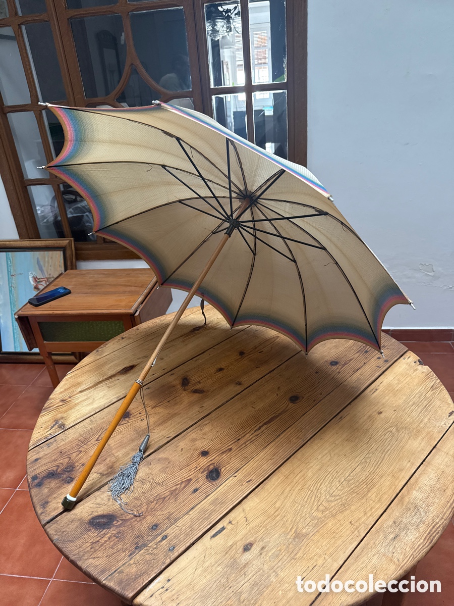 Antig&uuml;edades: Sombrilla de seda y madera antigua - Foto 1