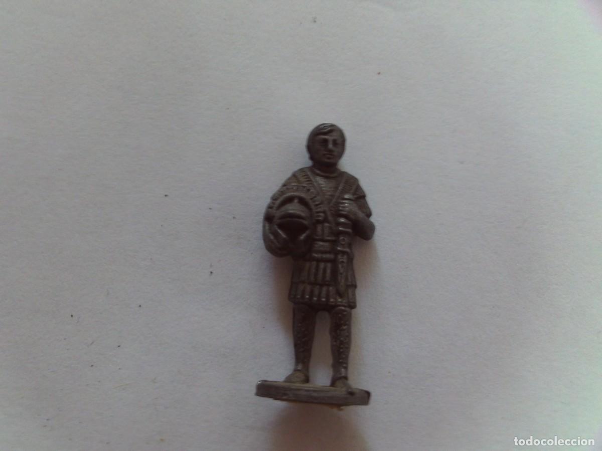 Antig&uuml;edades: (1)FIGURA DE SOLDADITO ROMANO DE PLOMO