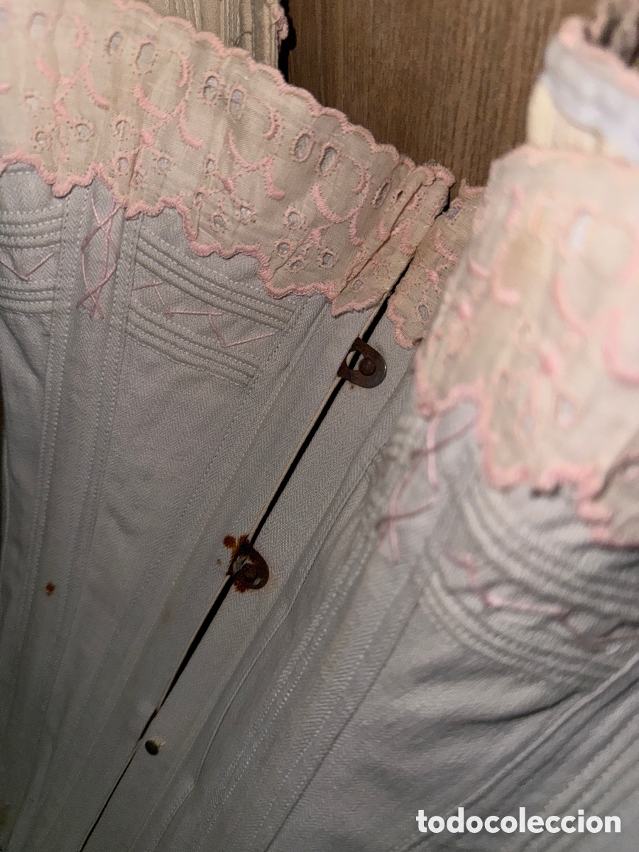 Antig&uuml;edades: Antiguo corset de seda - Foto 2