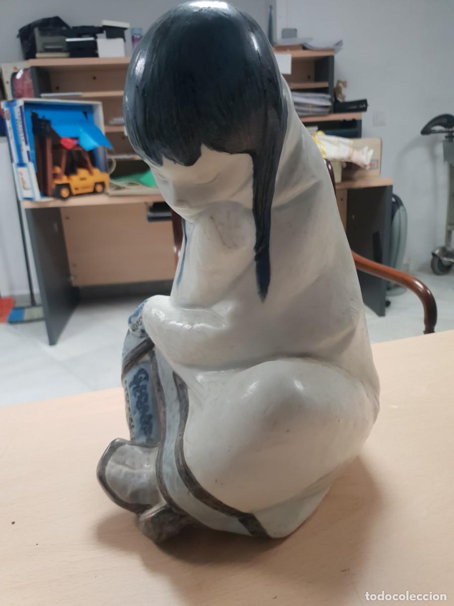 Antig&uuml;edades: Figura lladro Esquimal - Foto 1
