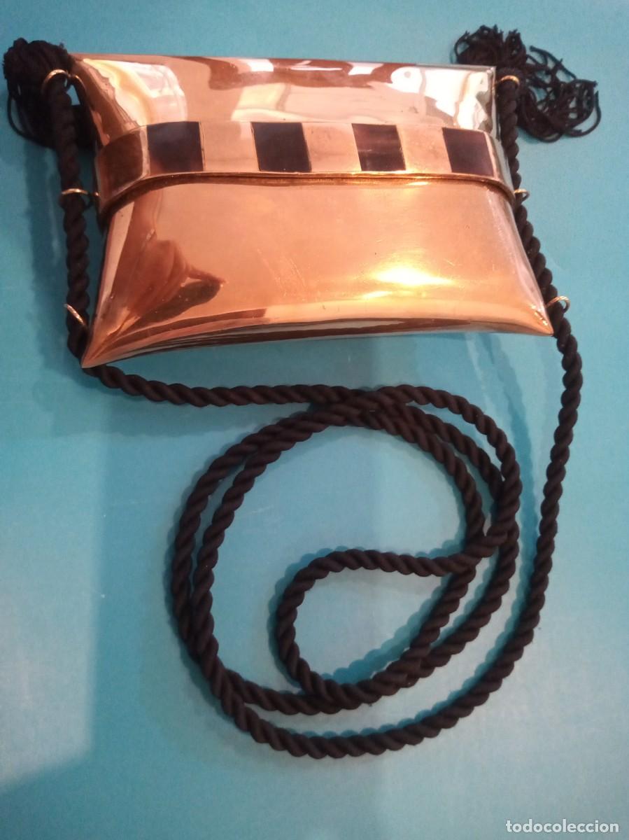 Antig&uuml;edades: ESPECTACULAR BOLSO DE LATON DORADO - Foto 3