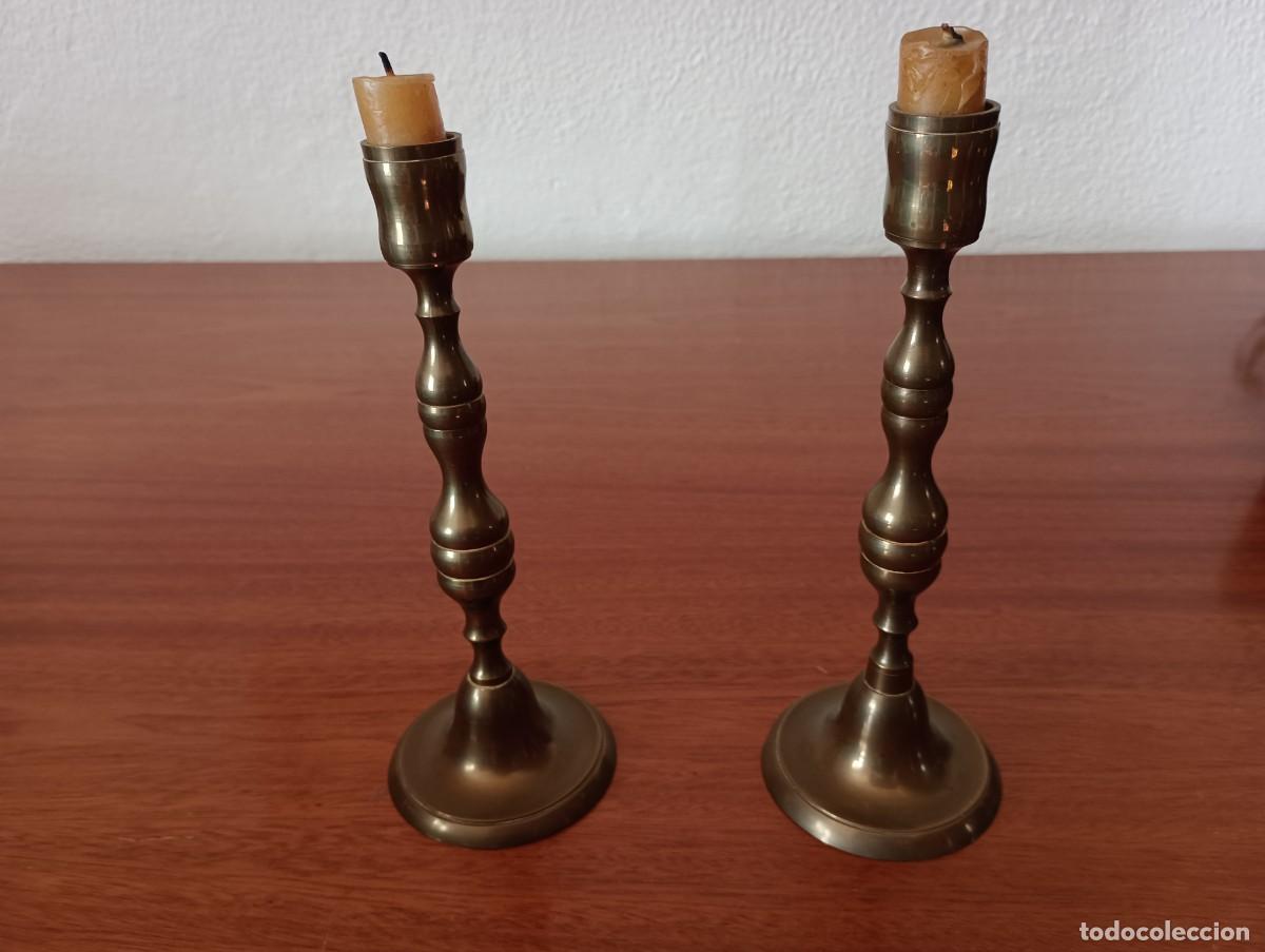 Antig&uuml;edades: ANTIGUA PAREJA DE CANDELABROS DE BRONCE - Foto 3