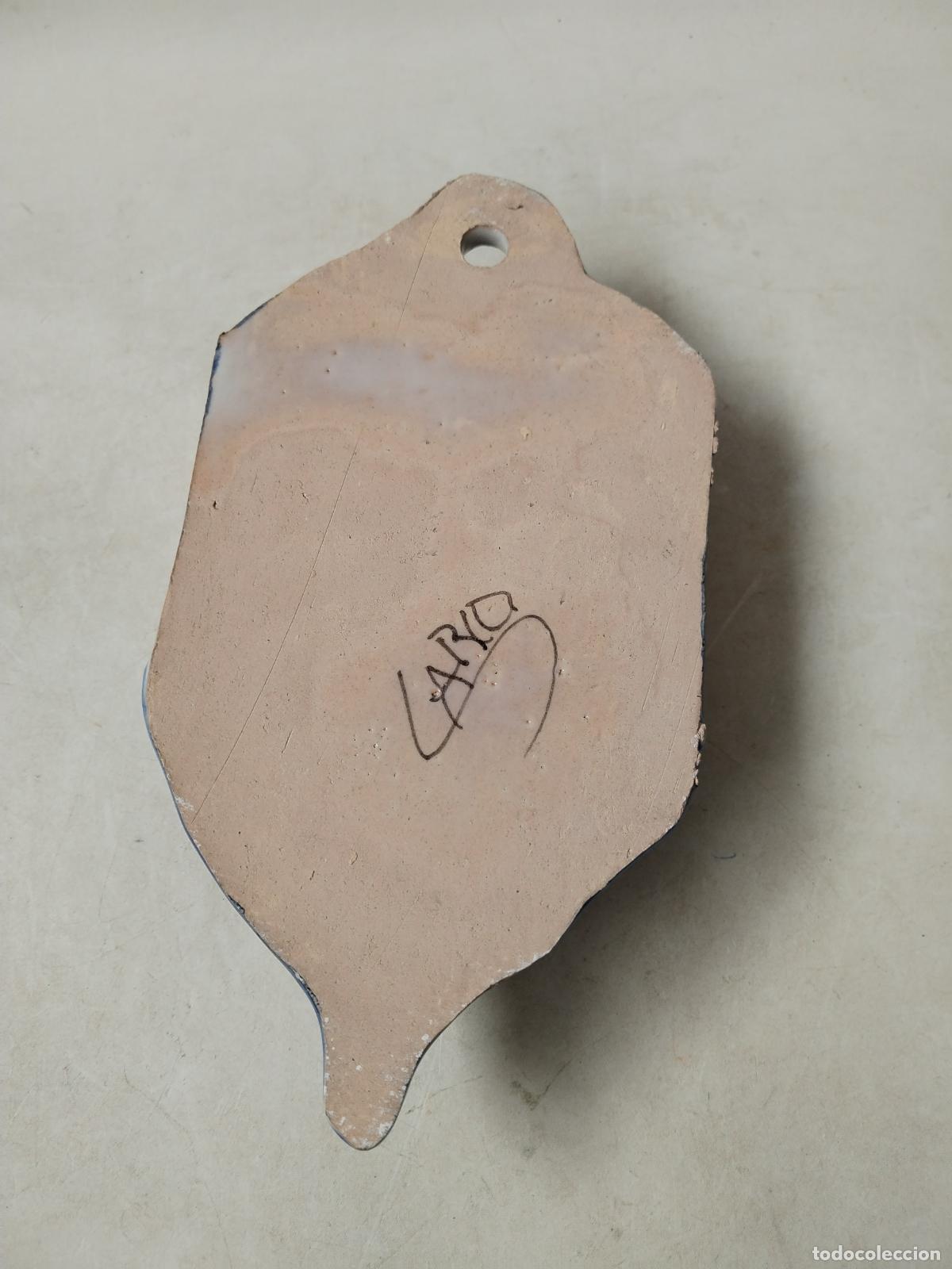 Antig&uuml;edades: benditera en ceramica lario - Foto 4