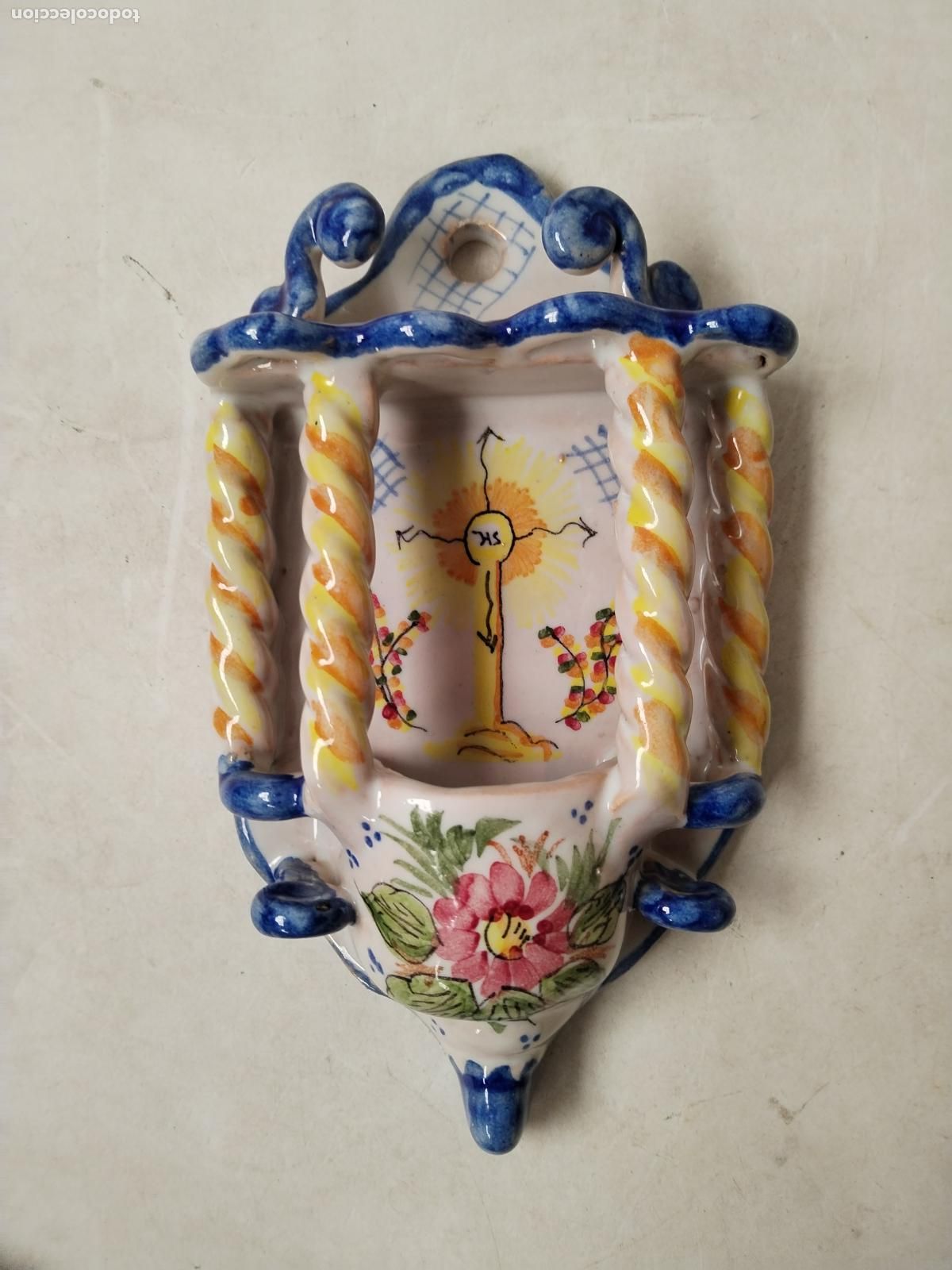 Antig&uuml;edades: benditera en ceramica lario - Foto 6