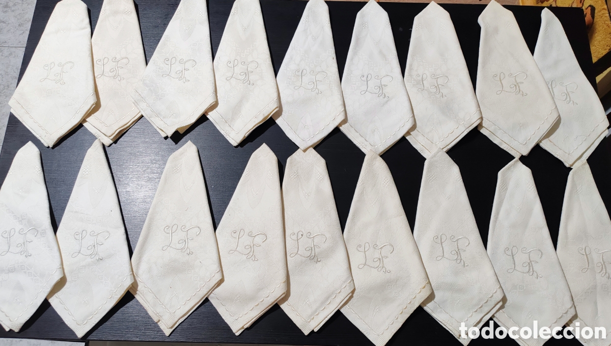 Antig&uuml;edades: Manteler&iacute;a y servilletas juego de mesa - Foto 4