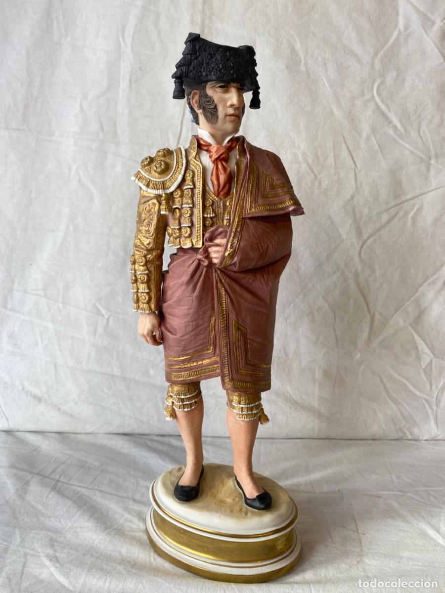 Antig&uuml;edades: TORERO EN PORCELANA DE ALGORA. CERTIFICADO. - Foto 1