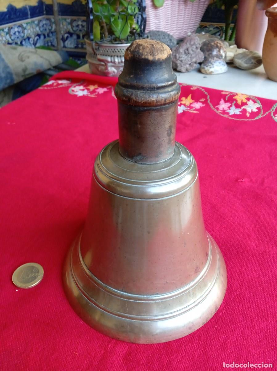 Antig&uuml;edades: Campana antigua de metal bronce - Foto 1