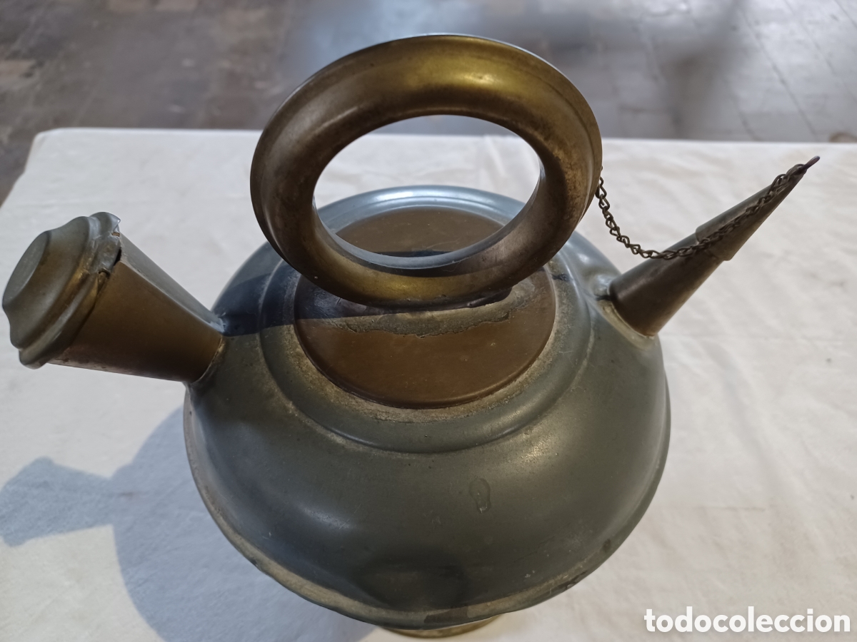 Antig&uuml;edades: Botijo antiguo de metal. - Foto 6