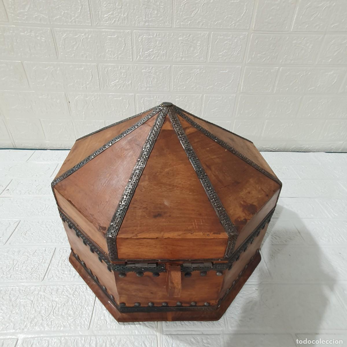 Antig&uuml;edades: Caja de madera octogonal - Foto 8
