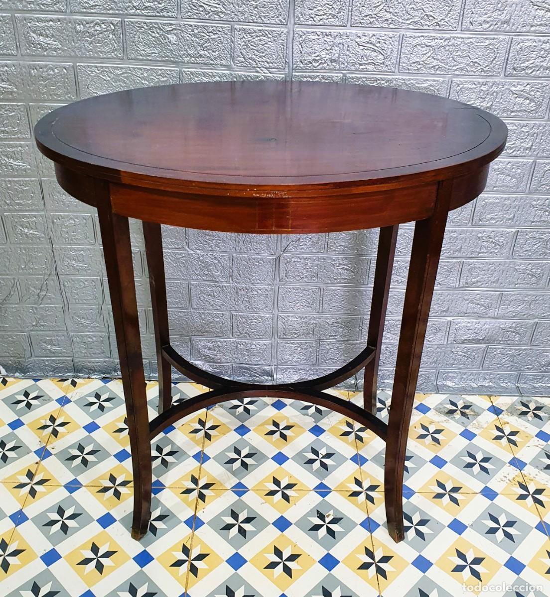 Antig&uuml;edades: Mesa auxiliar de caoba - Foto 1