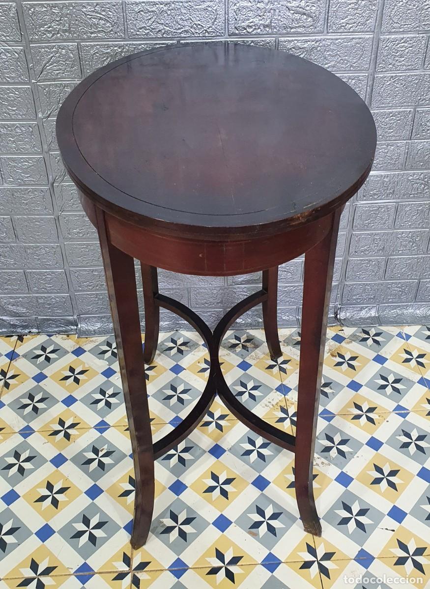 Antig&uuml;edades: Mesa auxiliar de caoba - Foto 4