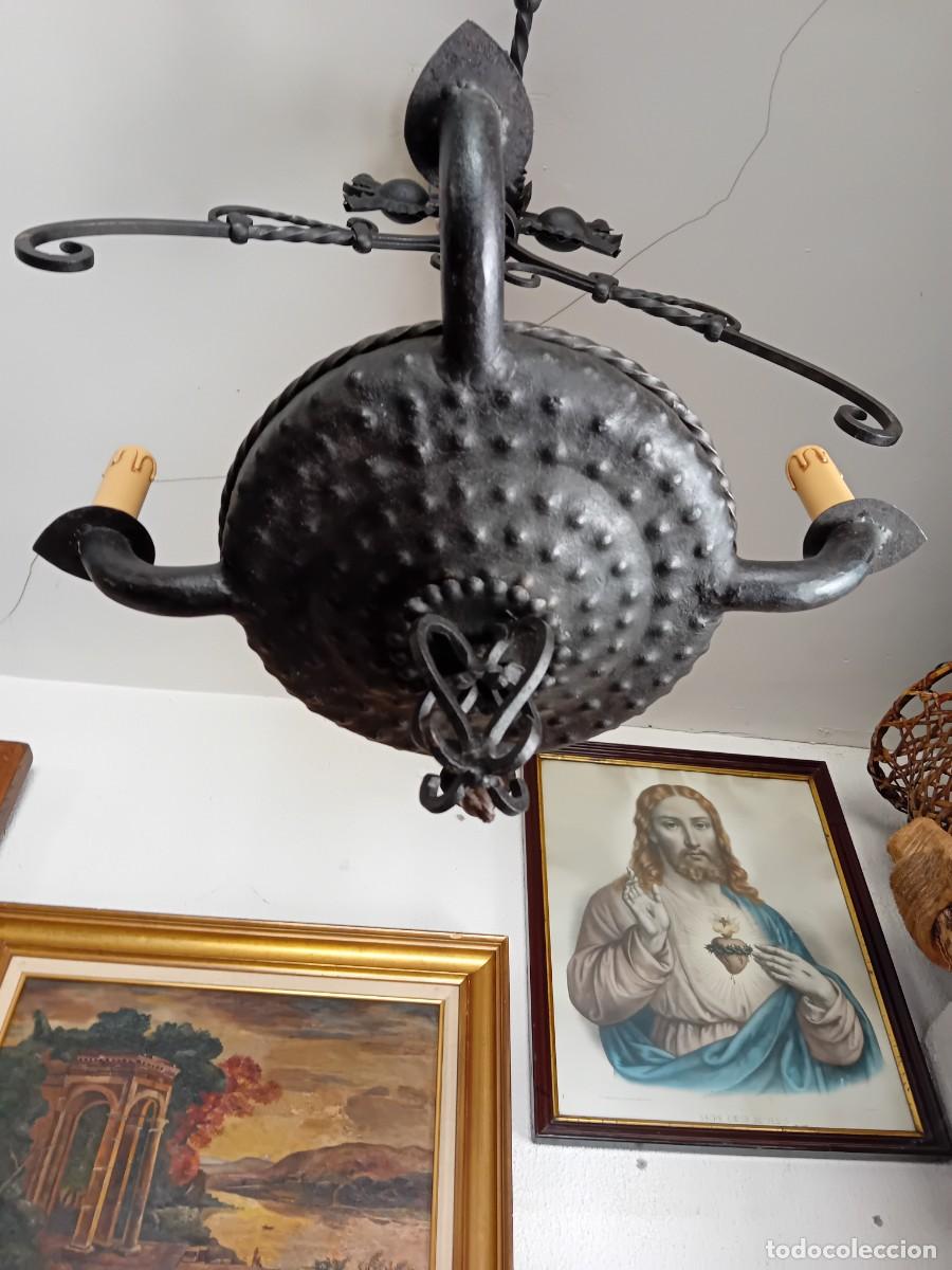 Antig&uuml;edades: L&aacute;mpara de hierro con dragones - Foto 2