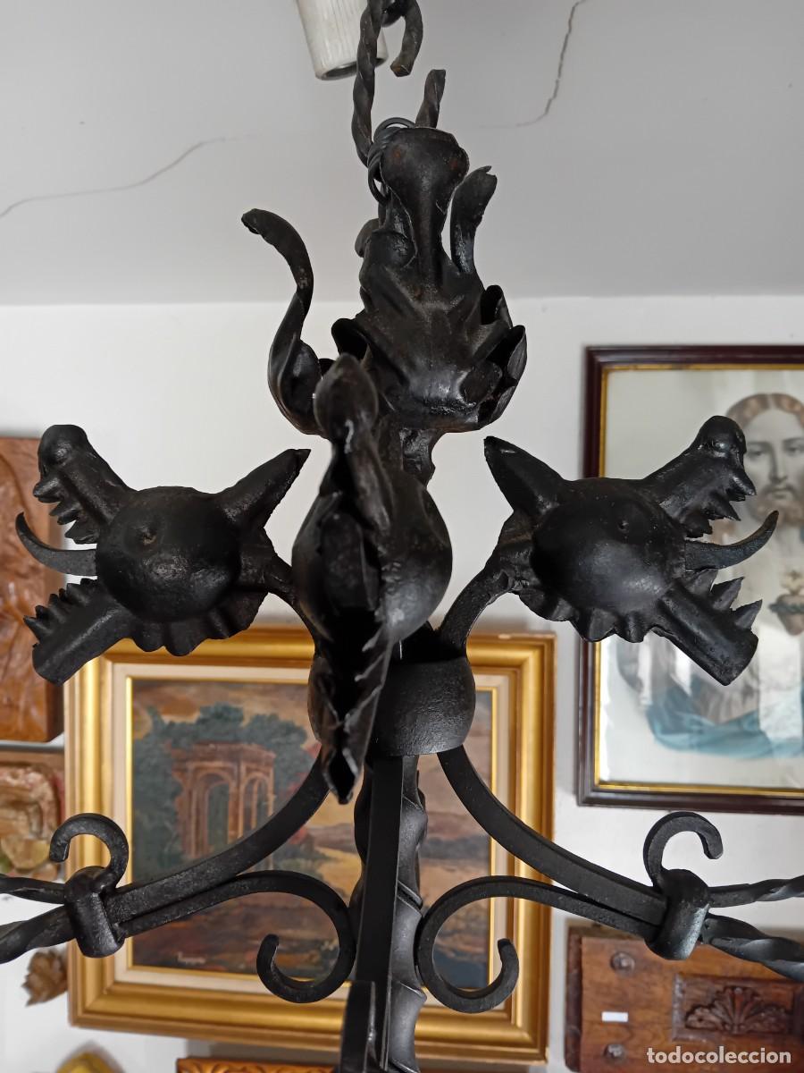 Antig&uuml;edades: L&aacute;mpara de hierro con dragones - Foto 3