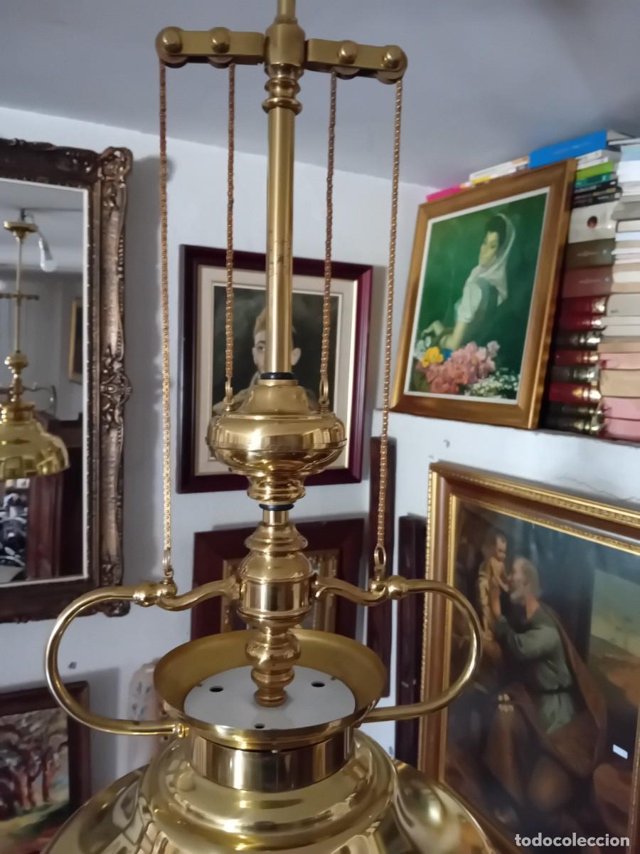 Antig&uuml;edades: L&aacute;mpara de metal con cadenas - Foto 2