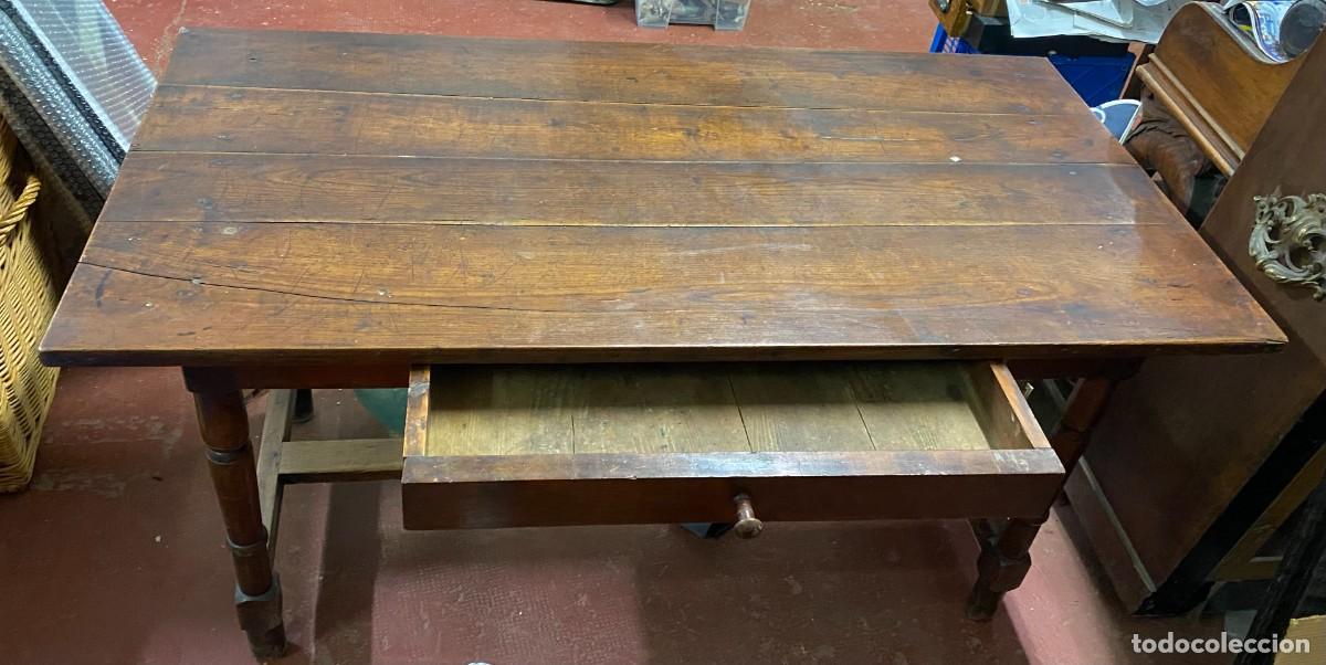 Antig&uuml;edades: Mesa de roble de taberna. XIX. 135x69x70 - Foto 4