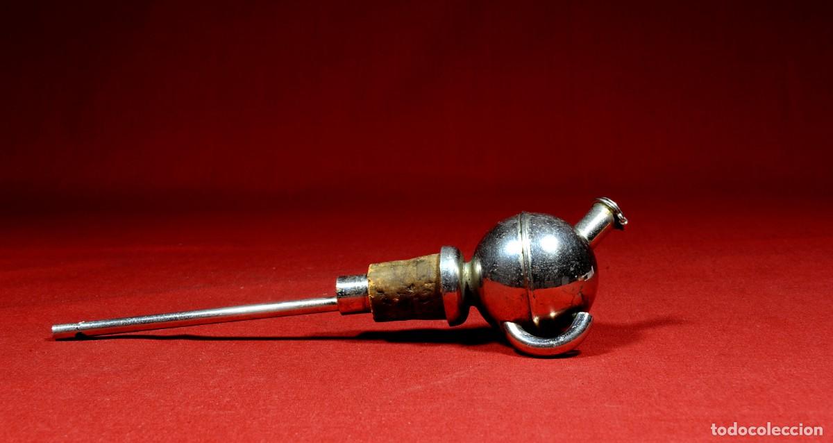 Antig&uuml;edades: Antiguo dosificador de l&iacute;quidos - Foto 3