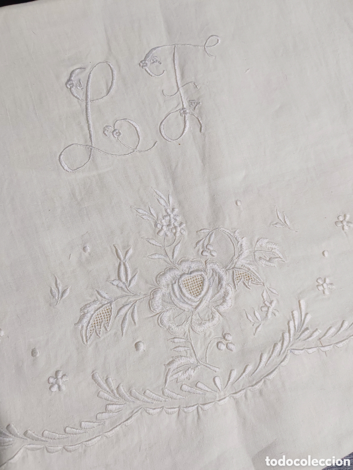 Antig&uuml;edades: Funda de almohada bordada 145x43 - Foto 2