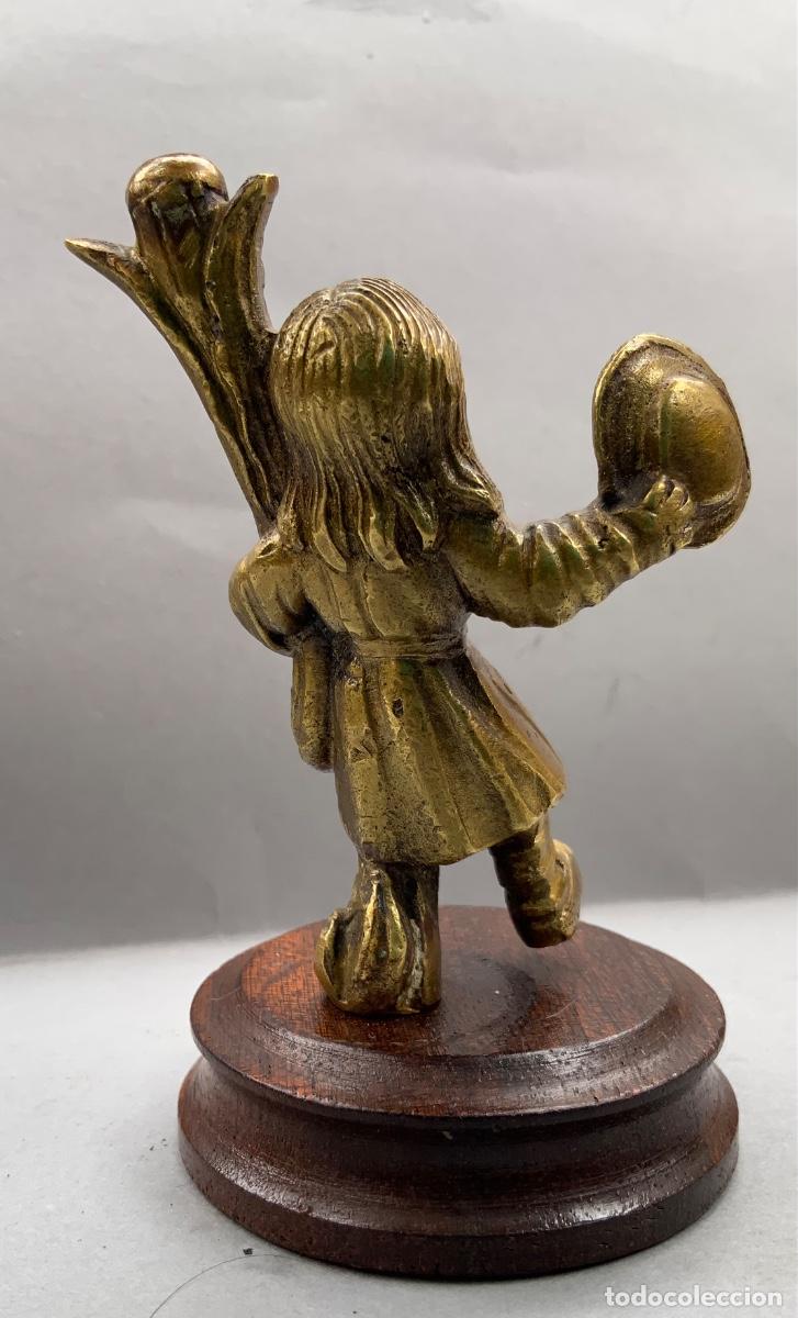 Antig&uuml;edades: Miniatura bronce. Muchacha con nardo . 11 cent&iacute;metros. - Foto 4