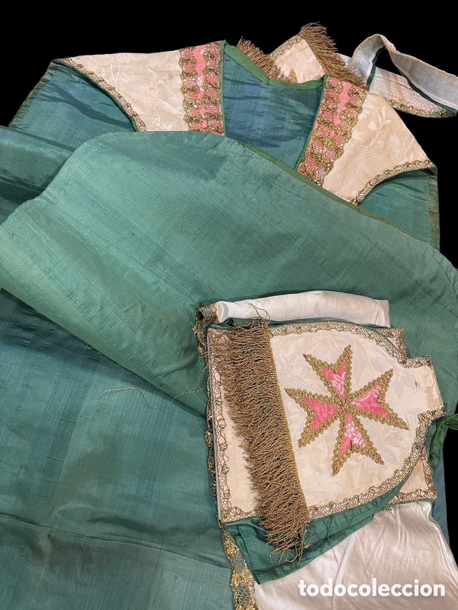 Antig&uuml;edades: Casulla con pasamanerias - Foto 2