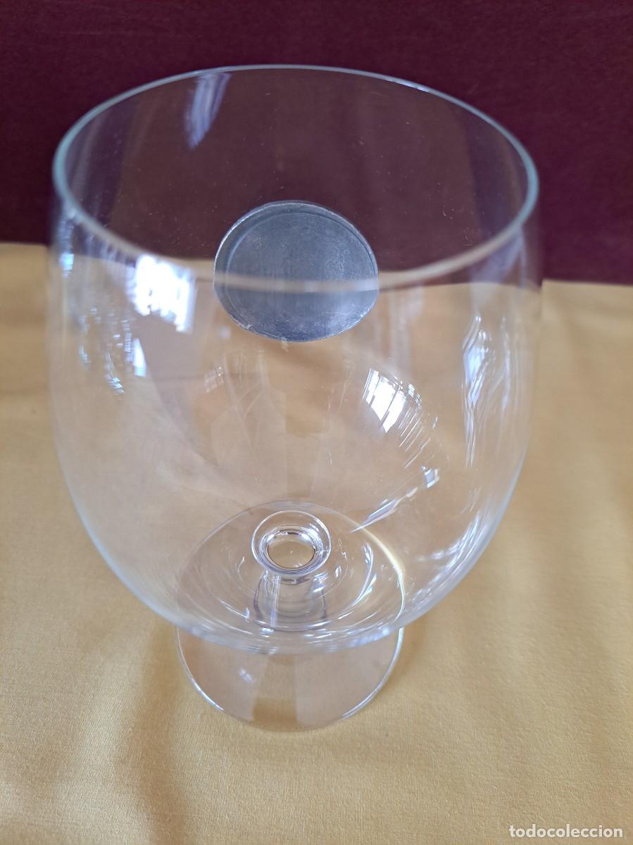Antig&uuml;edades: COPA DE COGNAC CON DECORACION DE MONEDA DEL PELTRE - Foto 2