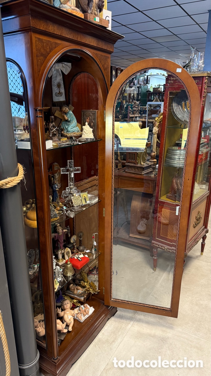 Antig&uuml;edades: Mueble vitrina expositor en cristal biselado y madera. - Foto 5