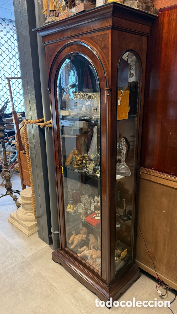 Antig&uuml;edades: Mueble vitrina expositor en cristal biselado y madera. - Foto 7
