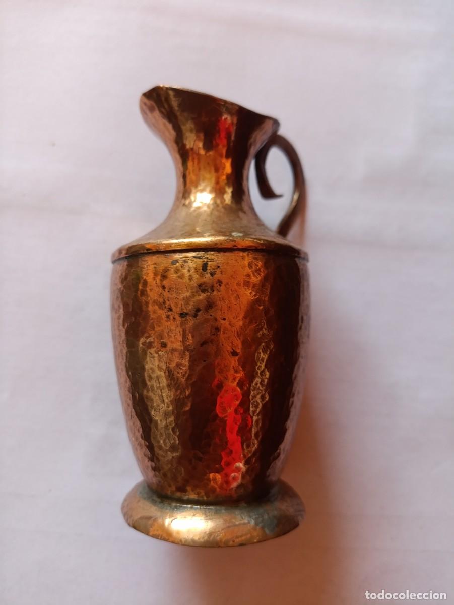 Antig&uuml;edades: Jarron de cobre. Alto 10 cm. - Foto 1