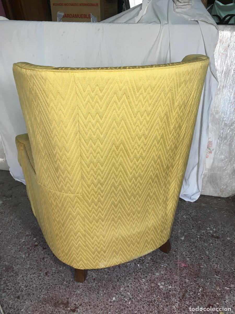 Antig&uuml;edades: Sill&oacute;n orejero vintage amarillo - Foto 4