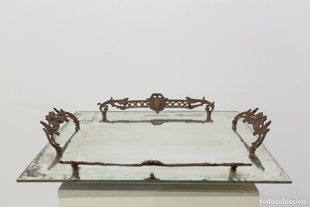 Antig&uuml;edades: Bandeja rectangular de espejo con asas - Foto 1