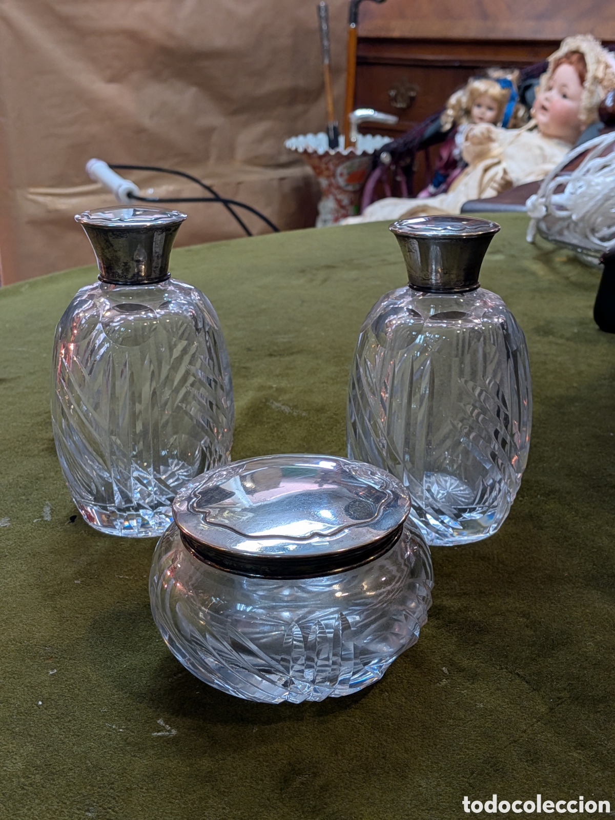 Antig&uuml;edades: Conjunto de tocador, cristal tallado y alpaca. REF-2948 - Foto 1