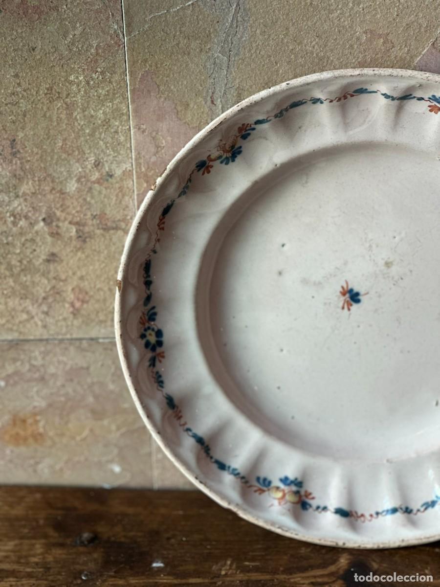 Antig&uuml;edades: PLATO DE PORCELANA DE ALCORA - Foto 4