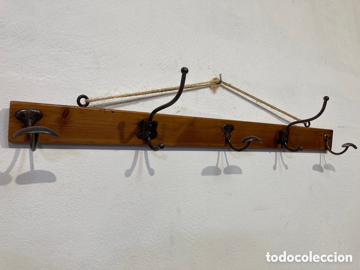 Antig&uuml;edades: Antiguo perchero para colgar - Foto 1