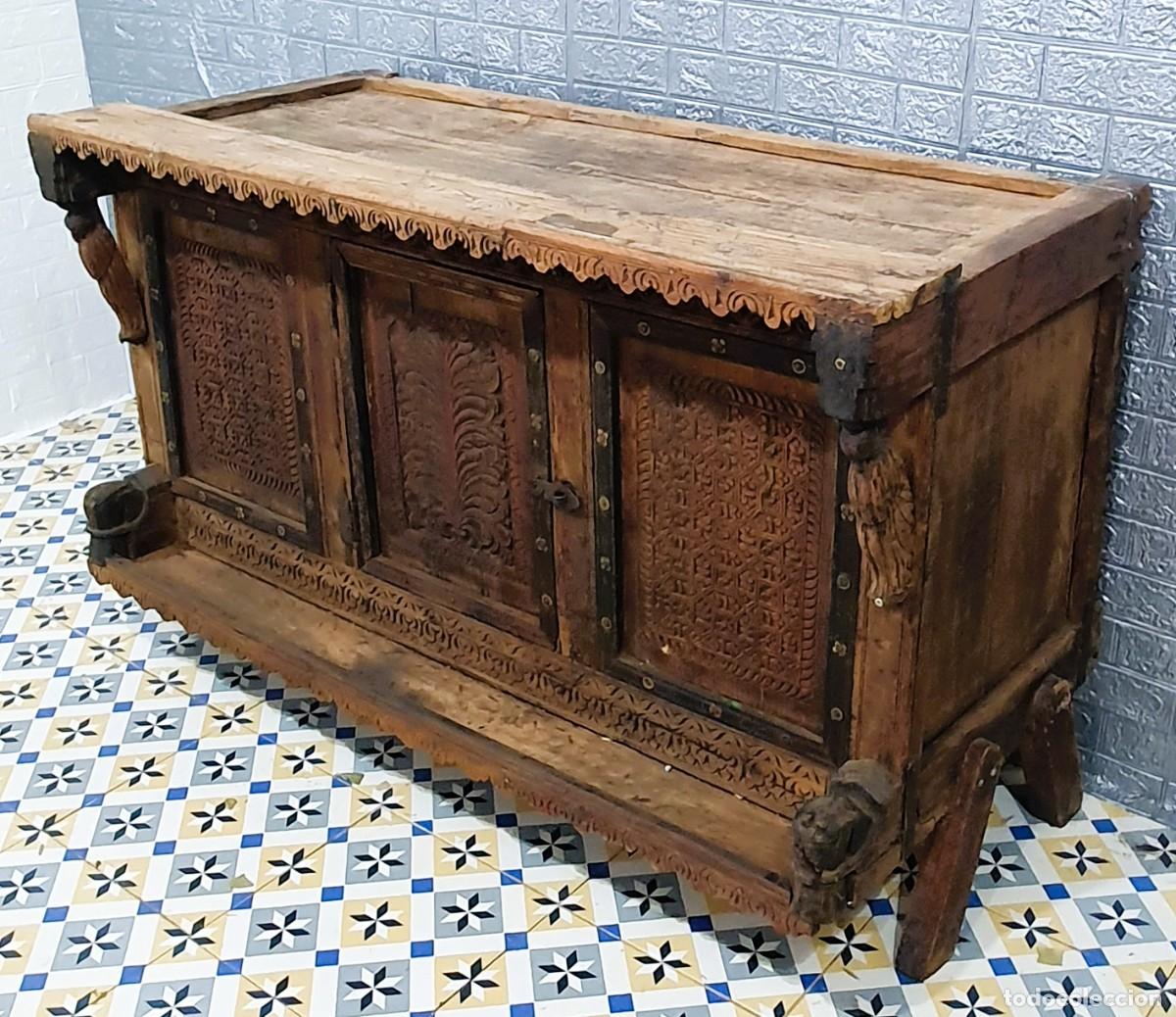 Antig&uuml;edades: Antiguo mueble aparador - Foto 1