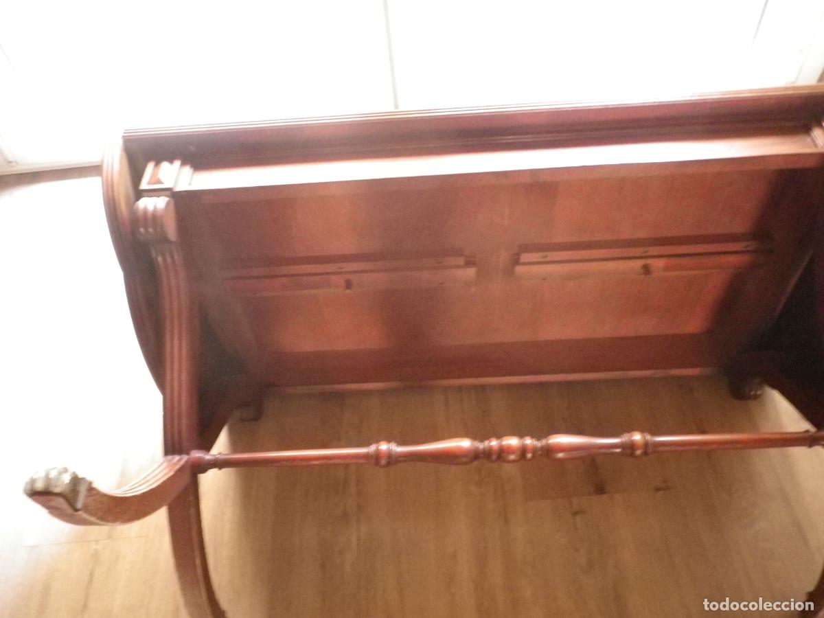 Antig&uuml;edades: Mesa de centro con alas abatibles. - Foto 11