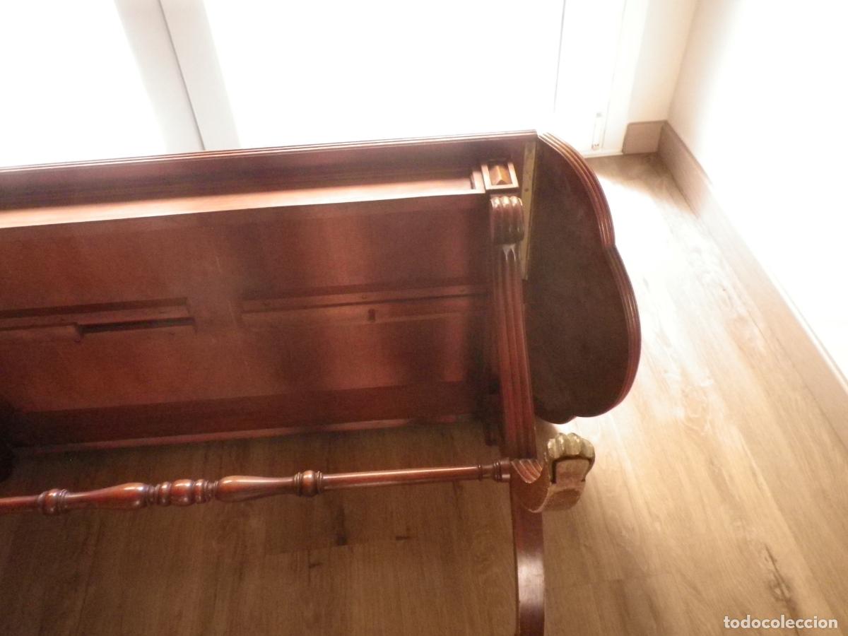 Antig&uuml;edades: Mesa de centro con alas abatibles. - Foto 12
