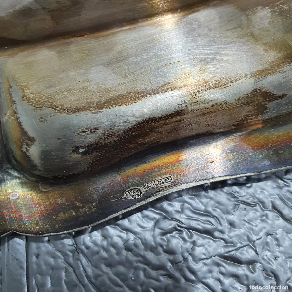 Antig&uuml;edades: Antigua bandeja de alpaca - Foto 3