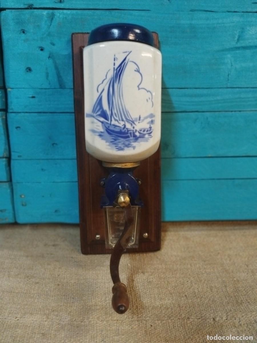 Antiguidades: Molinillo de caf&eacute; mural de porcelana velero