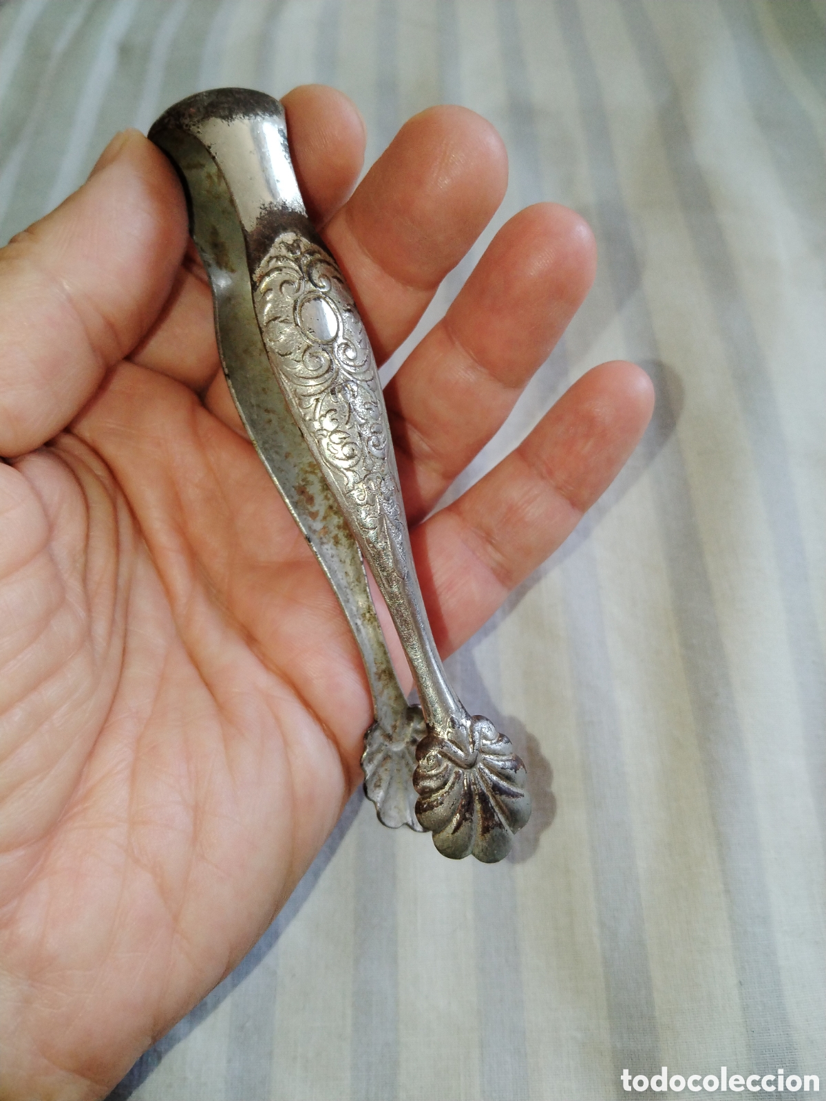 Antig&uuml;edades: Peque&ntilde;a pinza. Lat&oacute;n. 12,5 cms - Foto 2