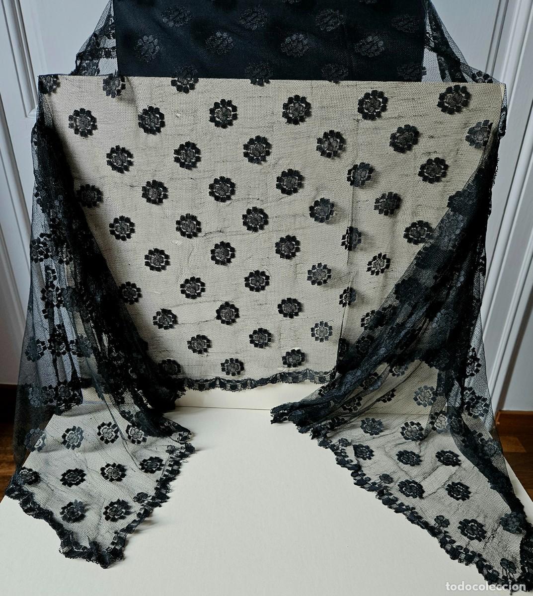 Antig&uuml;edades: MANTILLA ENCAJE NEGRO, 1900 - Foto 1