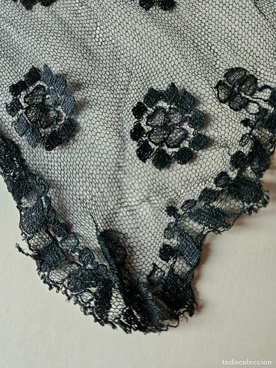 Antig&uuml;edades: MANTILLA ENCAJE NEGRO, 1900 - Foto 3