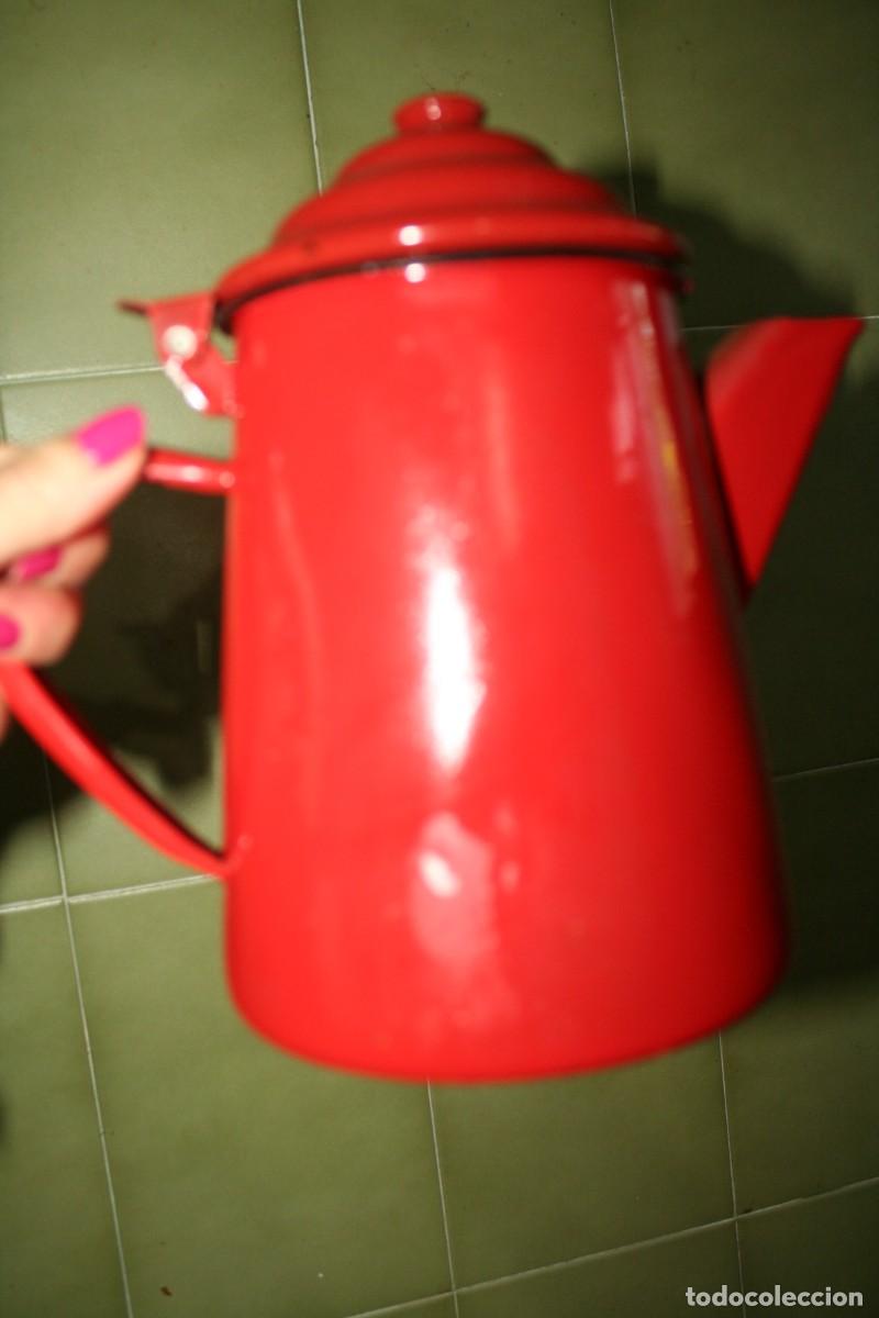 Antig&uuml;edades: antigua tetera cafetera esmaltada roja - Foto 2