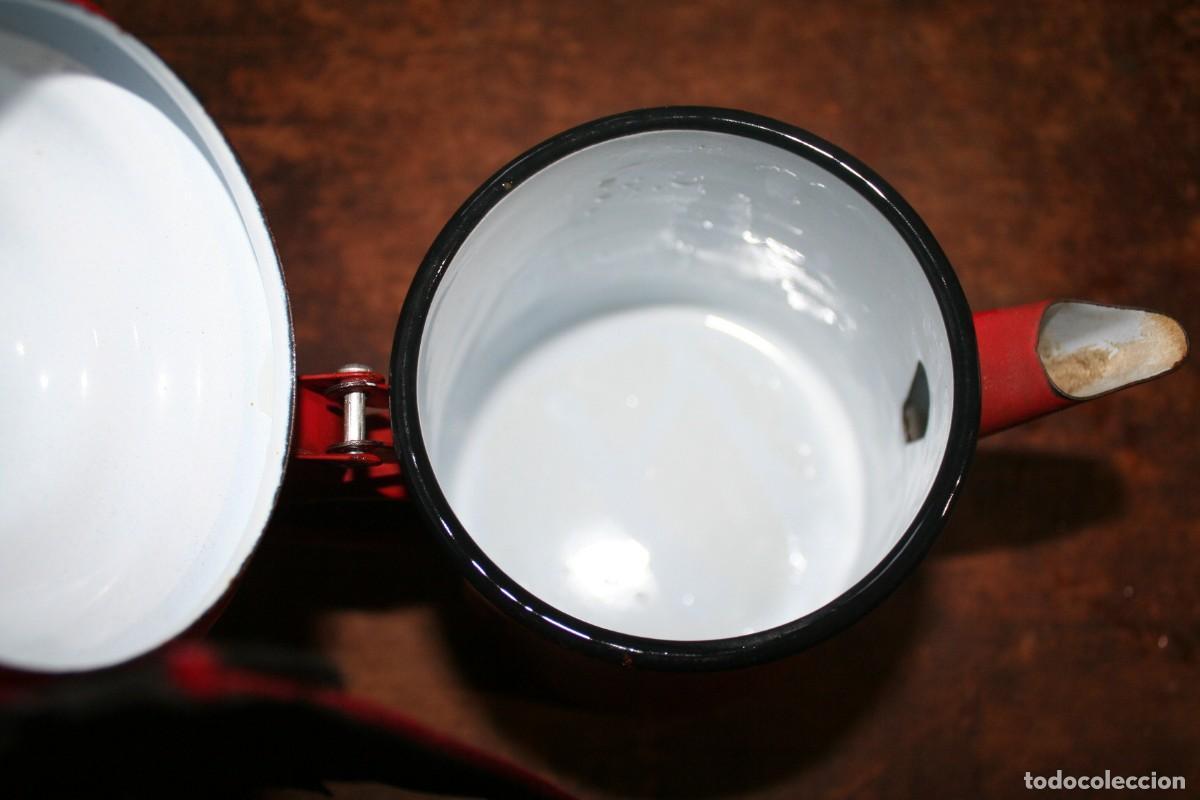 Antig&uuml;edades: antigua tetera cafetera esmaltada roja - Foto 4